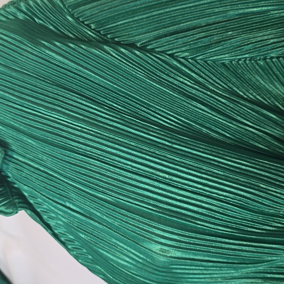 Almost Famous Green Long Sleeve Dress Sz L NWT - Picture 3 of 5